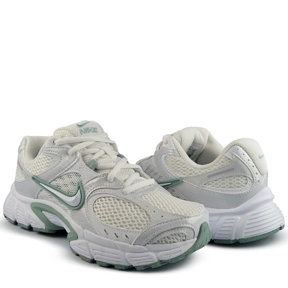 Tênis Esportivo Nike Feminino V5 RNR HQ7901-106 - Foto 6