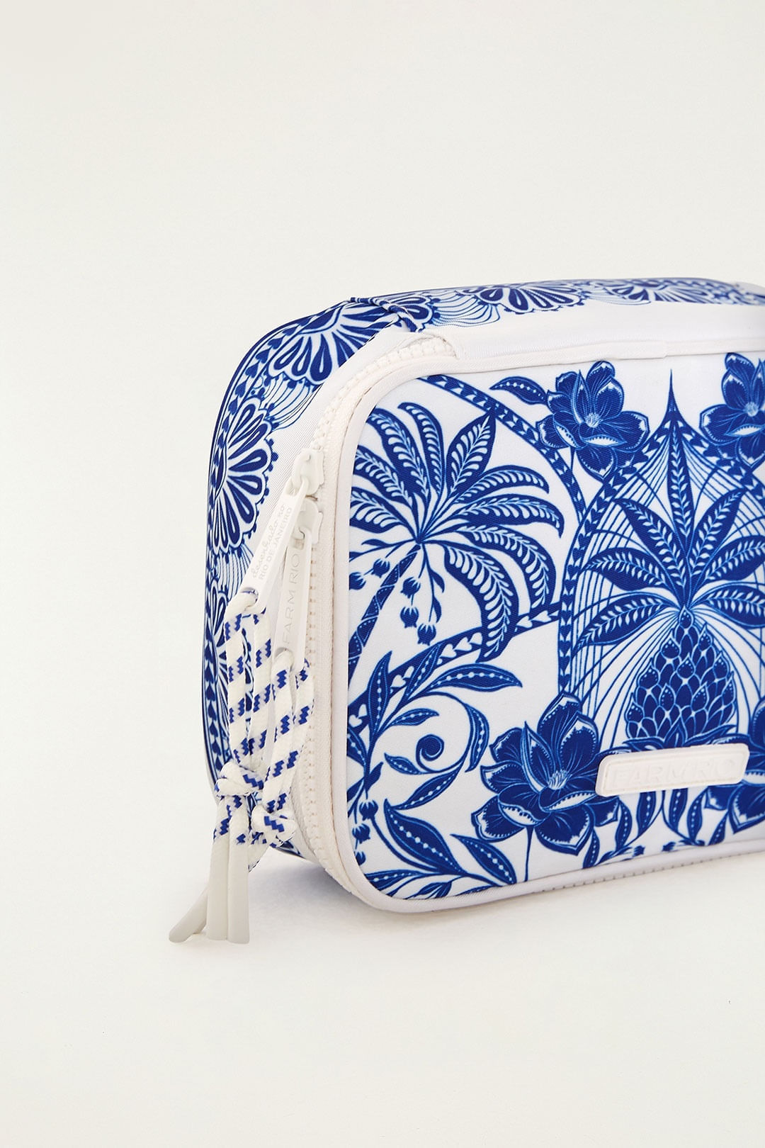 Necessaire Farm Xero Coqueiro de Flor 78332295 - Foto 4