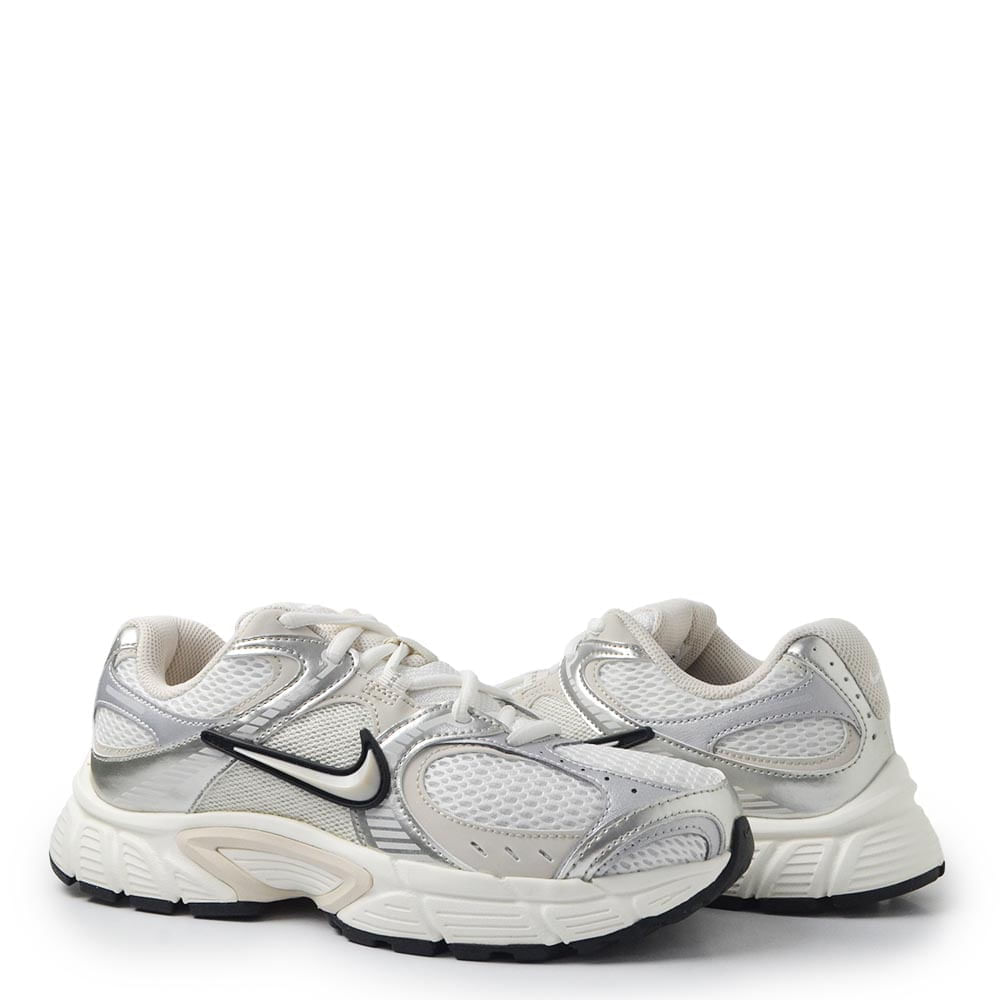 Tênis Casual Nike Feminino V5 RNR HQ7901-104 - Foto 6